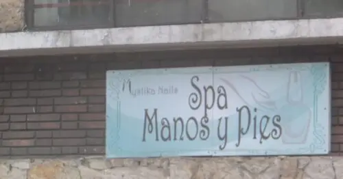 MISTUKA NAILS SA MANOS Y PIES MISTUKA NAILS SA MANOS Y PIES